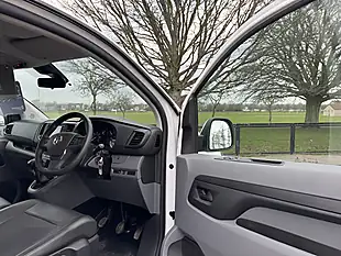 Used 2020 Vauxhall Vivaro Sportive White - Interior and Exterior details 16