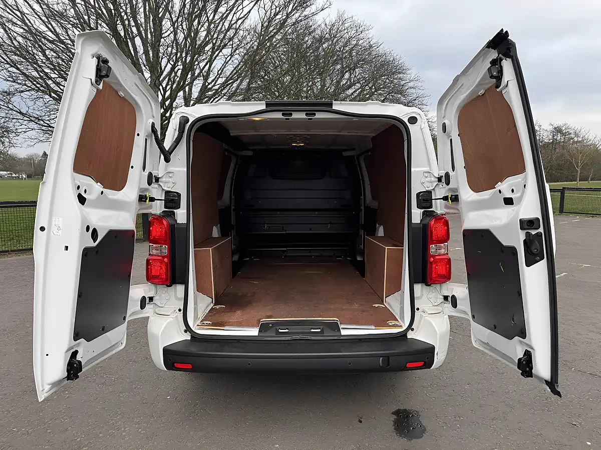 Used 2020 Vauxhall Vivaro Sportive White - Interior and Exterior details 9