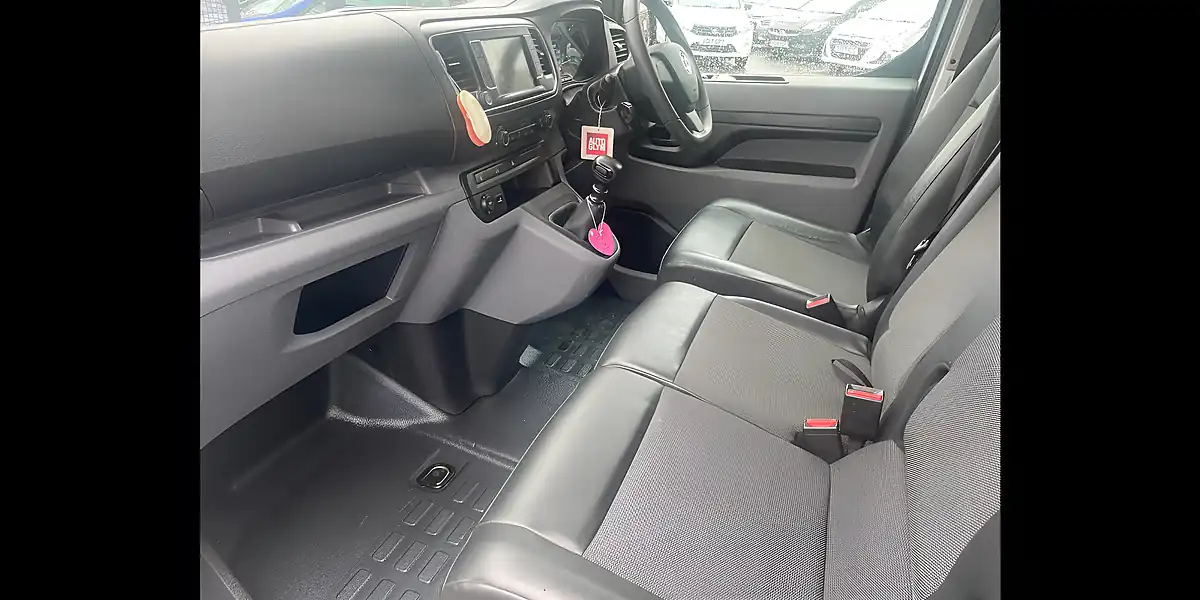Used 2020 Vauxhall Vivaro Sportive White - Interior and Exterior details 11