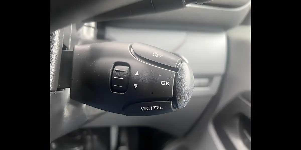 Used 2020 Vauxhall Vivaro Sportive White - Interior and Exterior details 16
