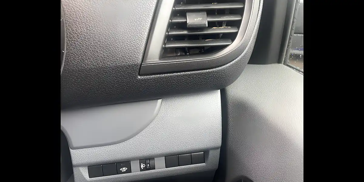 Used 2020 Vauxhall Vivaro Sportive White - Interior and Exterior details 20