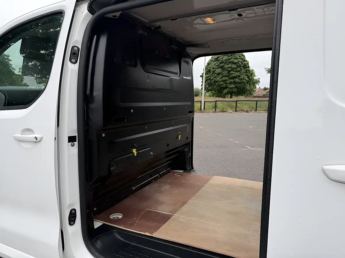 Used 2020 Vauxhall Vivaro Sportive White - Interior and Exterior details 10