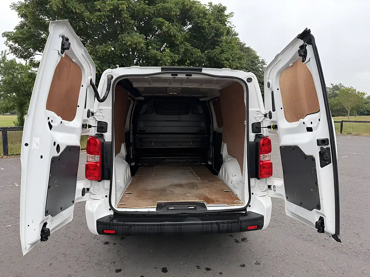 Used 2020 Vauxhall Vivaro Sportive White - Interior and Exterior details 11