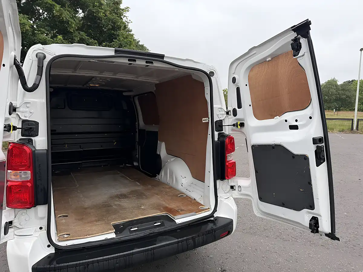Used 2020 Vauxhall Vivaro Sportive White - Interior and Exterior details 12