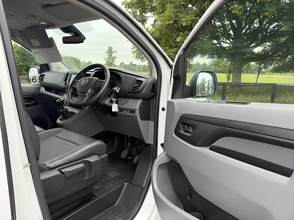 Used 2020 Vauxhall Vivaro Sportive White - Interior and Exterior details 13