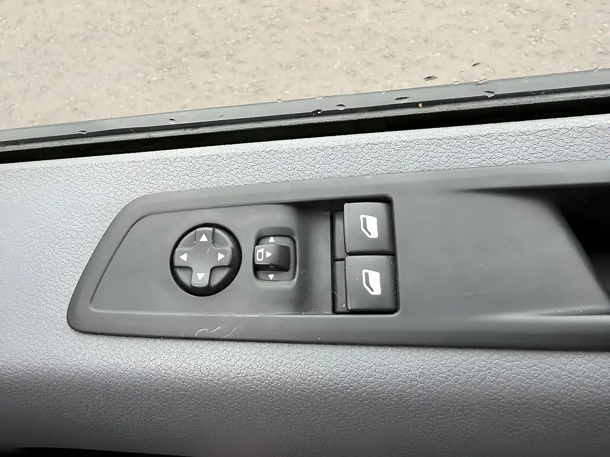 Used 2020 Vauxhall Vivaro Sportive White - Interior and Exterior details 19