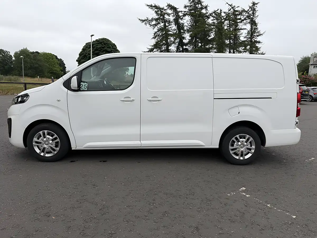 Used 2020 Vauxhall Vivaro Sportive White - Interior and Exterior details 4