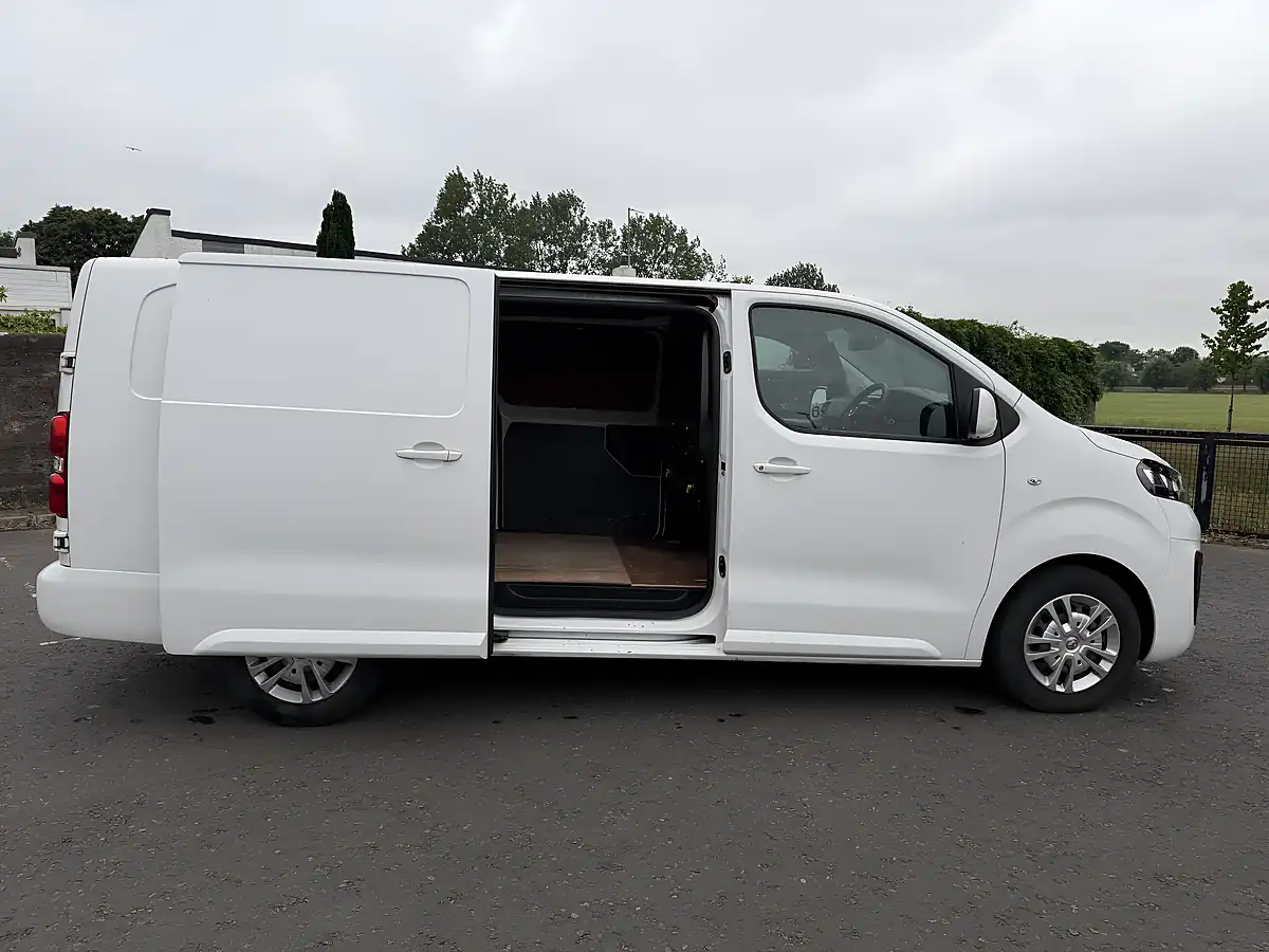 Used 2020 Vauxhall Vivaro Sportive White - Interior and Exterior details 9