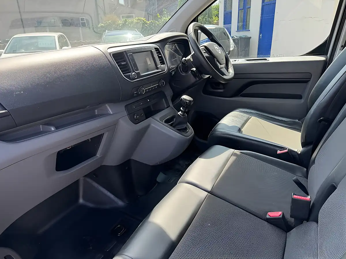 Used 2020 Vauxhall Vivaro Sportive White - Interior and Exterior details 6