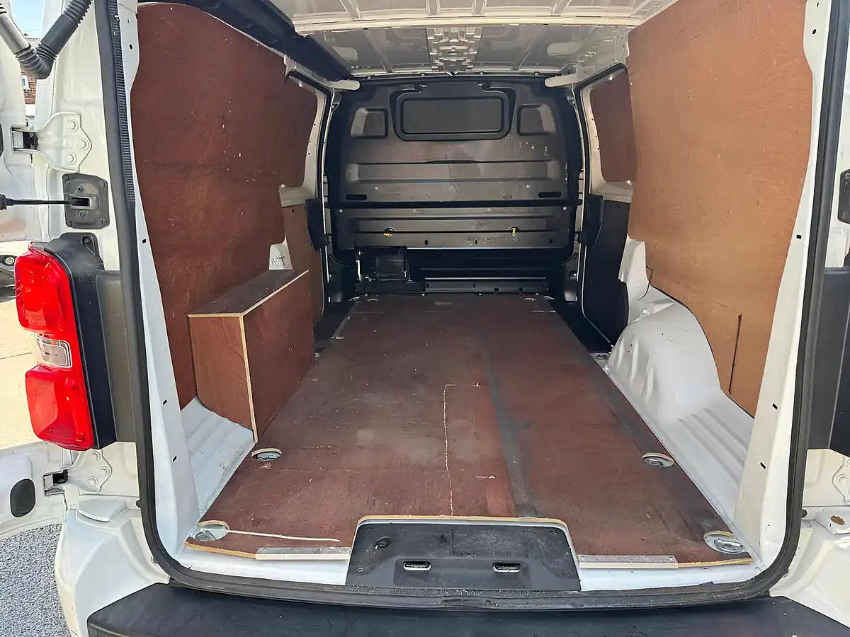 Used 2020 Vauxhall Vivaro Sportive White - Interior and Exterior details 9