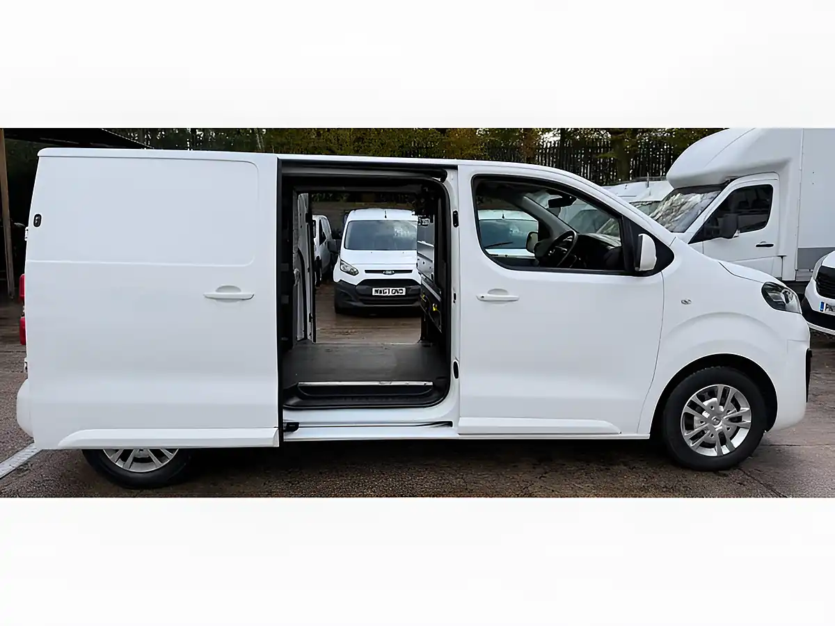 Used 2020 Vauxhall Vivaro Sportive White - Interior and Exterior details 14