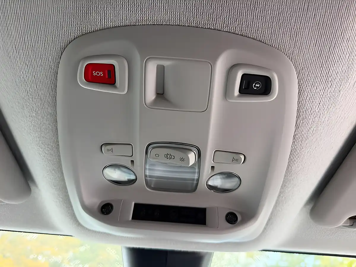 Used 2020 Vauxhall Vivaro Sportive White - Interior and Exterior details 15