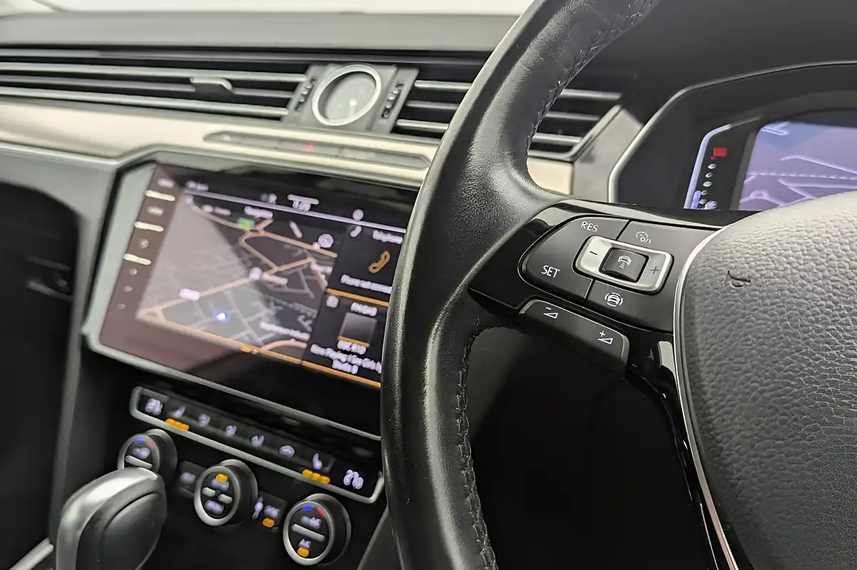 Used 2020 Volkswagen Arteon Elegance Black - Interior and Exterior details 11