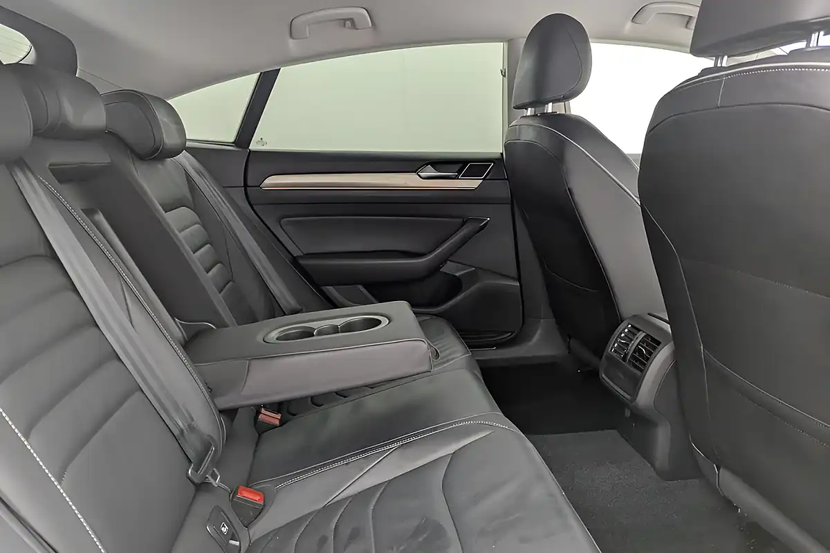 Used 2020 Volkswagen Arteon Elegance Black - Interior and Exterior details 13