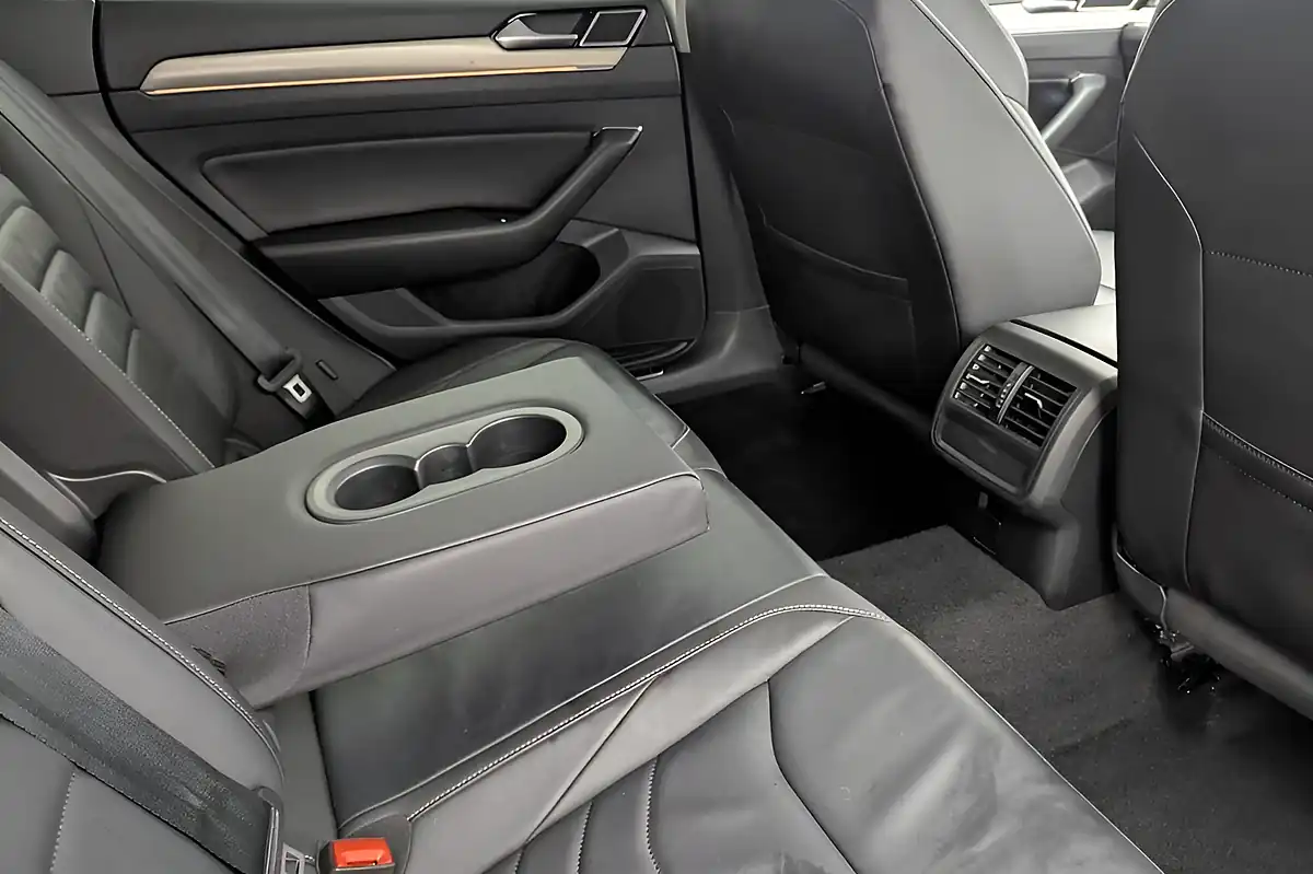 Used 2020 Volkswagen Arteon Elegance Black - Interior and Exterior details 14