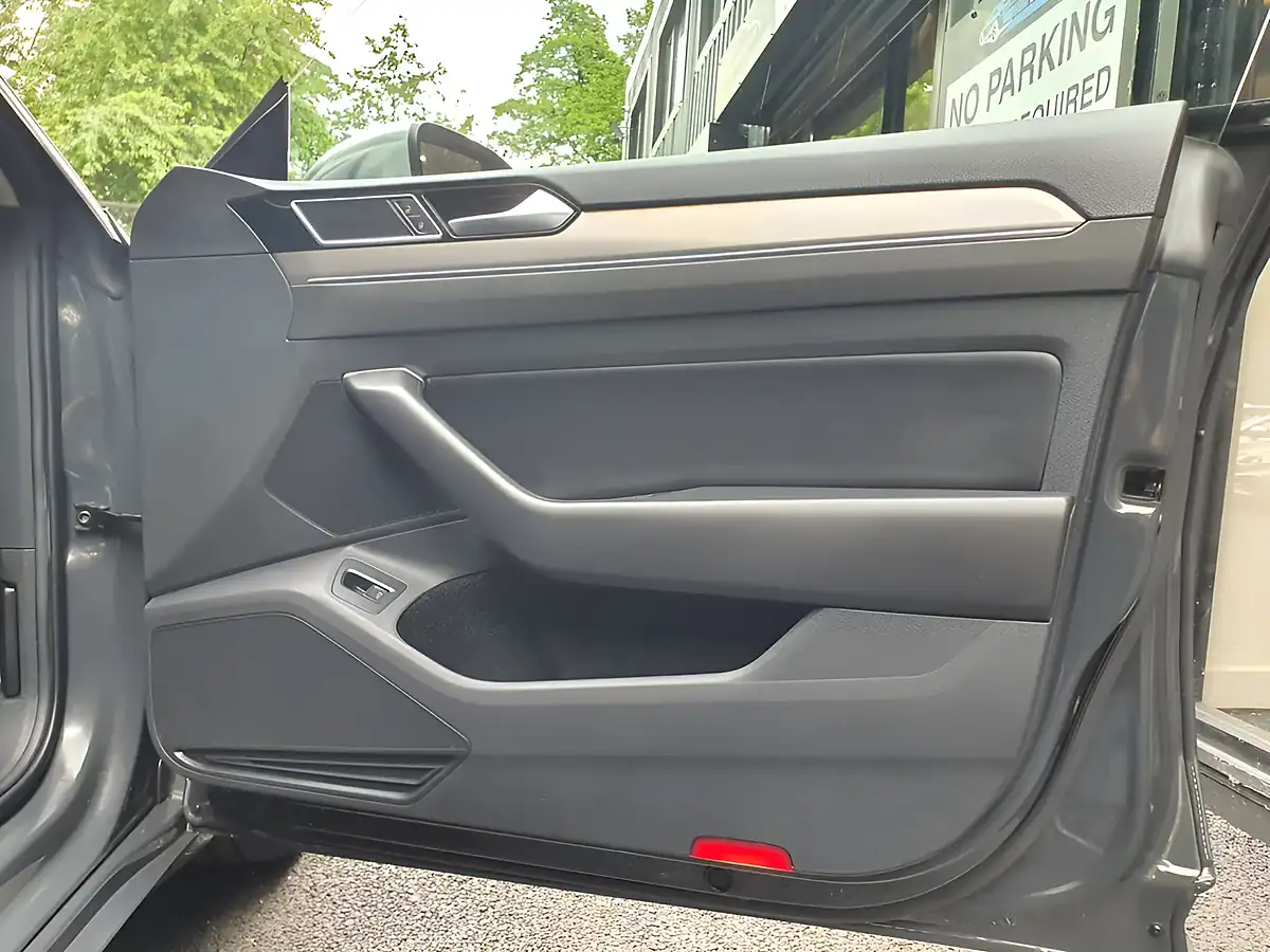 Used 2020 Volkswagen Arteon Elegance Grey - Interior and Exterior details 11