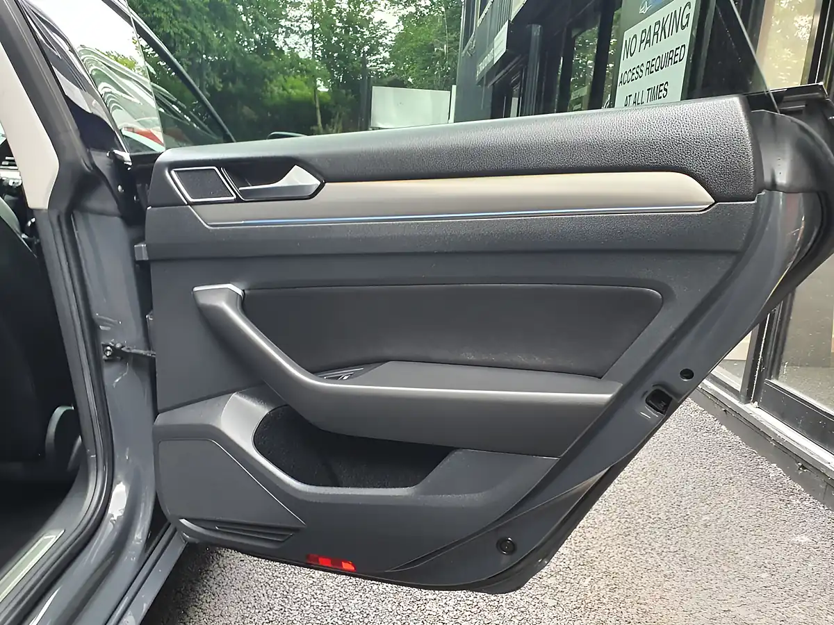 Used 2020 Volkswagen Arteon Elegance Grey - Interior and Exterior details 12