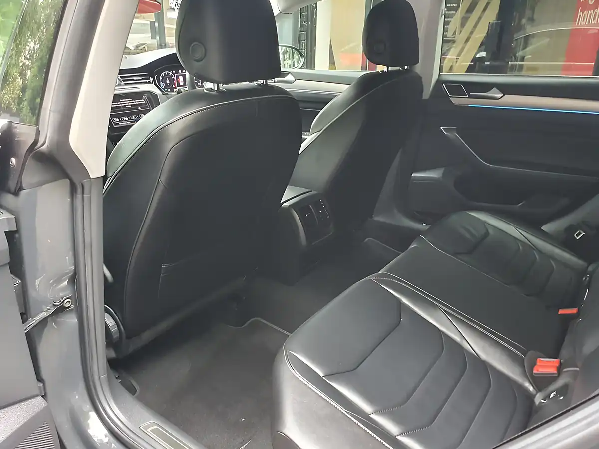 Used 2020 Volkswagen Arteon Elegance Grey - Interior and Exterior details 14