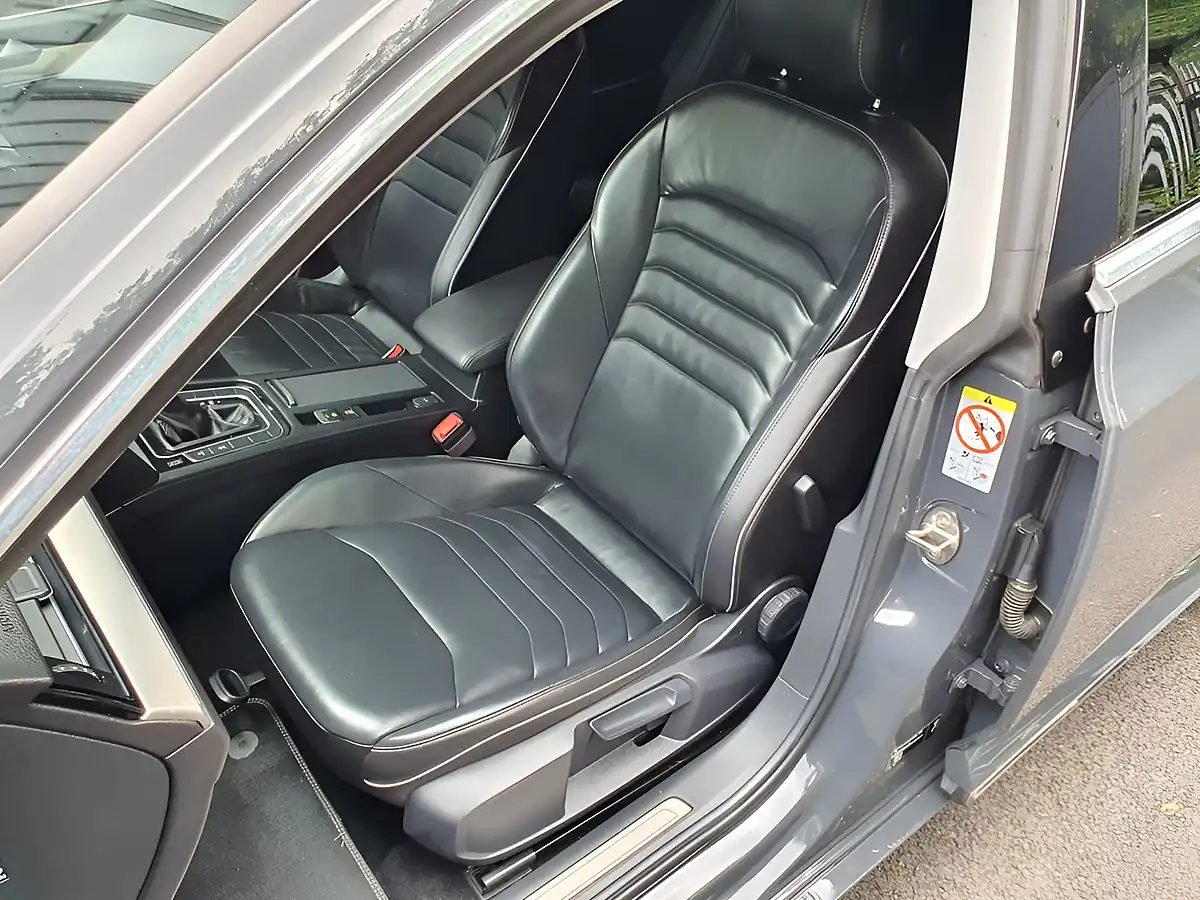 Used 2020 Volkswagen Arteon Elegance Grey - Interior and Exterior details 15