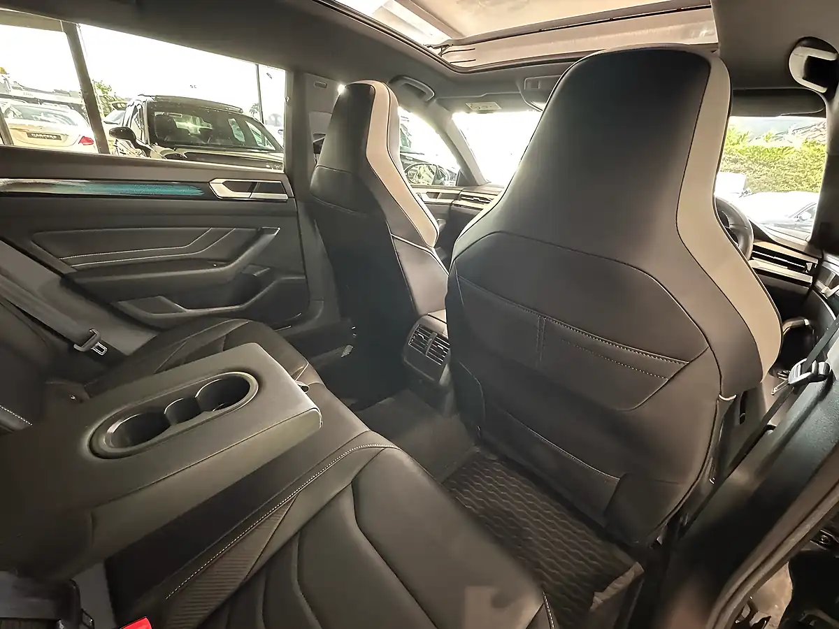 Used 2020 Volkswagen Arteon R-Line Black - Interior and Exterior details 7