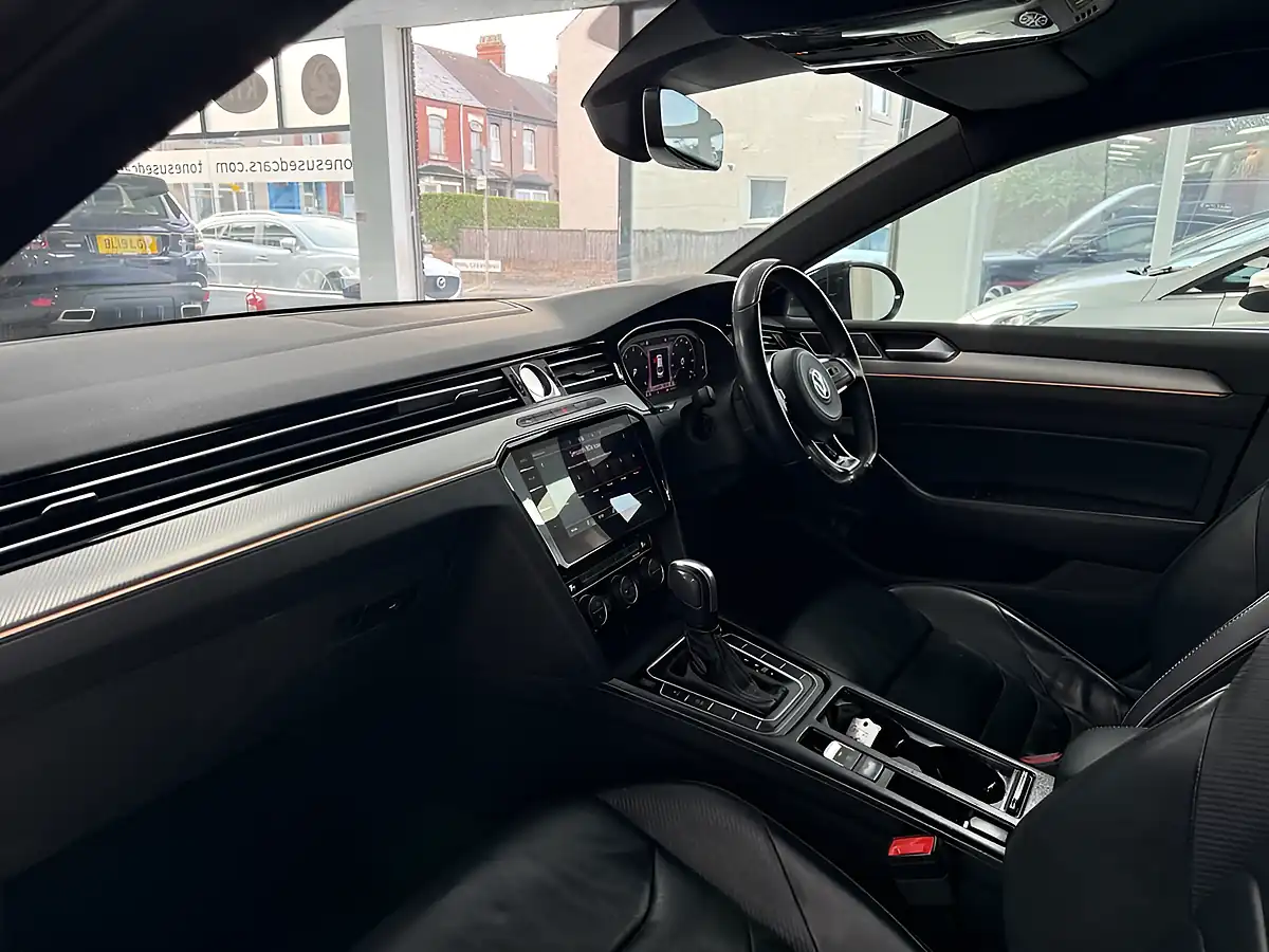 Used 2020 Volkswagen Arteon R-Line Fastback Black - Interior and Exterior details 14
