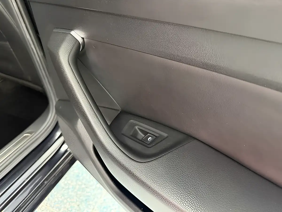 Used 2020 Volkswagen Arteon R-Line Fastback Black - Interior and Exterior details 6
