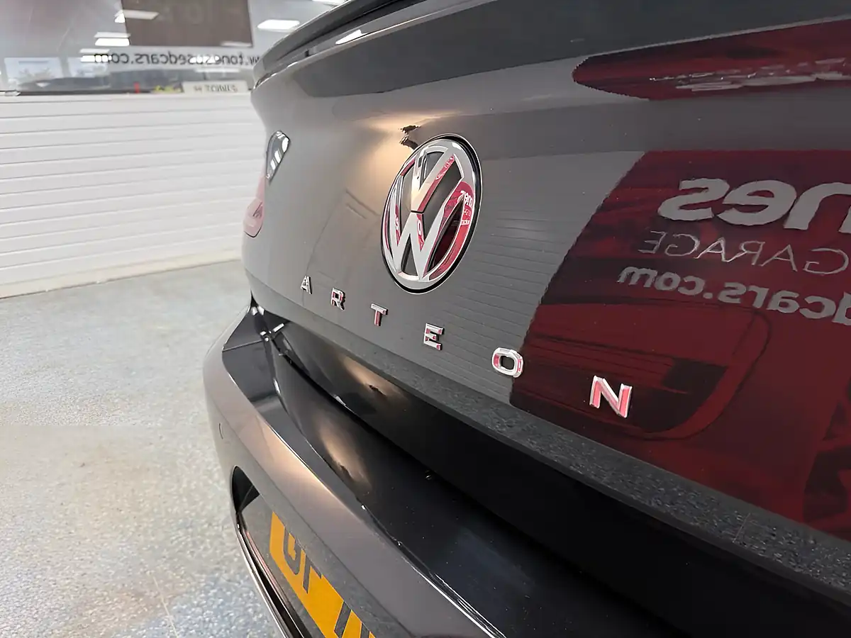 Used 2020 Volkswagen Arteon R-Line Fastback Black - Interior and Exterior details 9