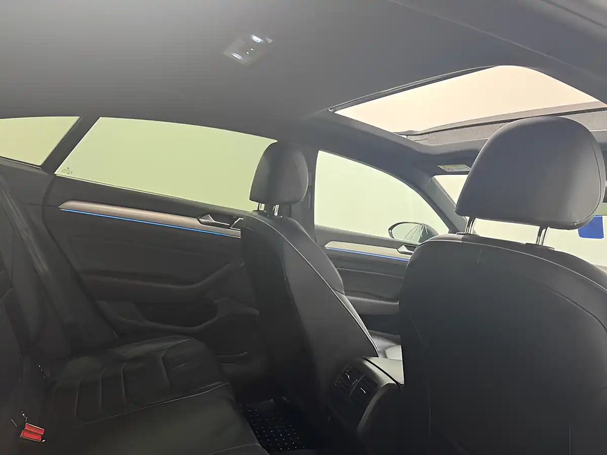 Used 2020 Volkswagen Arteon R-Line Grey - Interior and Exterior details 13