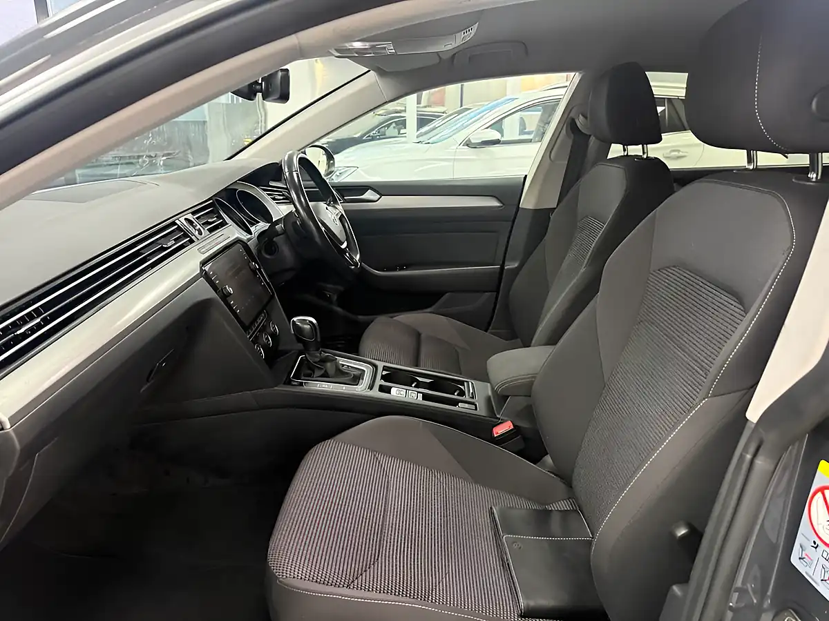 Used 2020 Volkswagen Arteon Se Manganese Grey - Interior and Exterior details 12