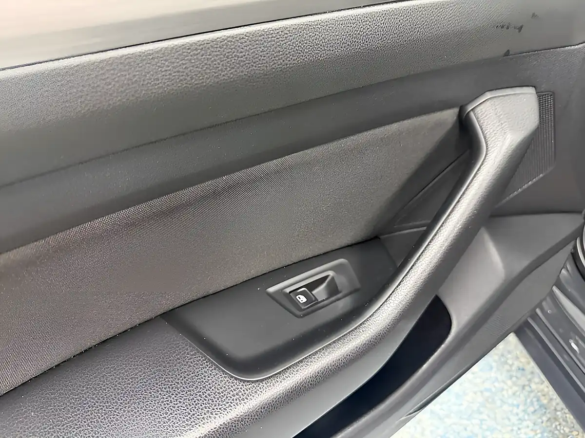 Used 2020 Volkswagen Arteon Se Manganese Grey - Interior and Exterior details 17