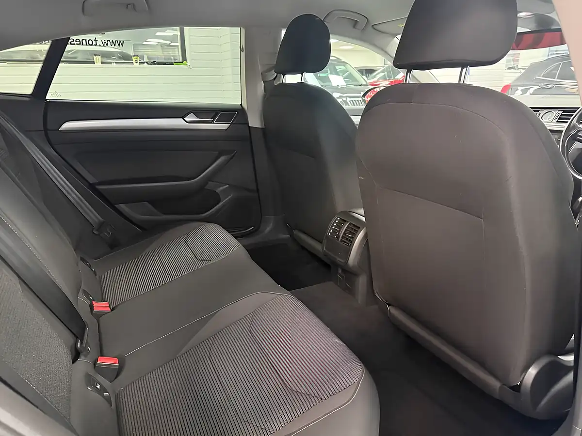 Used 2020 Volkswagen Arteon Se Manganese Grey - Interior and Exterior details 6