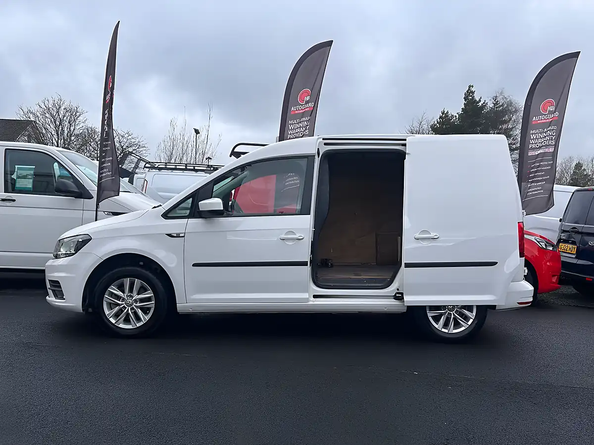 Used 2020 Volkswagen Caddy Highline White - Interior and Exterior details 13