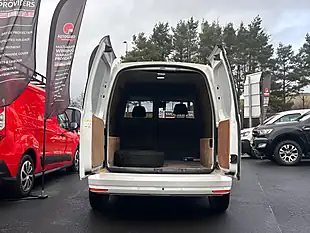 Used 2020 Volkswagen Caddy Highline White - Interior and Exterior details 6