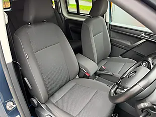 Used 2020 Volkswagen Caddy Maxi C20 Life Green - Interior and Exterior details 4