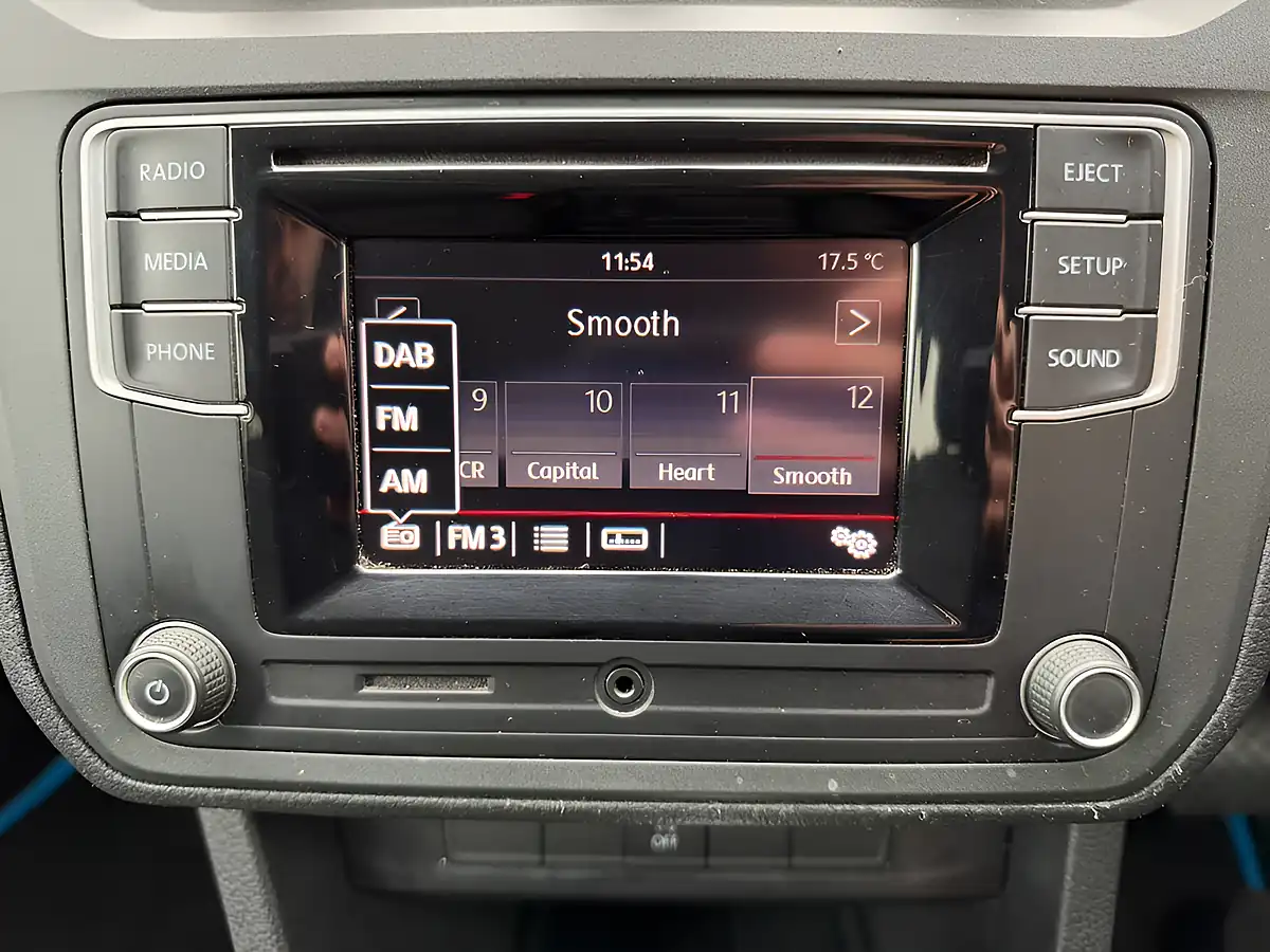 Used 2020 Volkswagen Caddy Maxi C20 Life Green - Interior and Exterior details 6