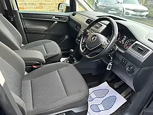 Used 2020 Volkswagen Caddy Maxi Life Black - Interior and Exterior details 10
