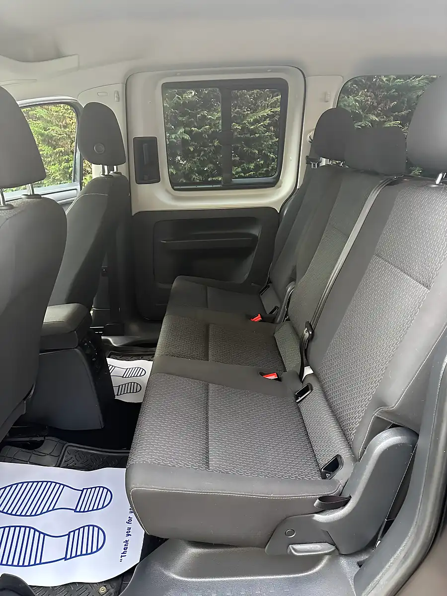 Used 2020 Volkswagen Caddy Maxi Life Black - Interior and Exterior details 11