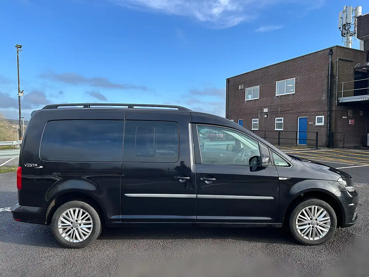 Used 2020 Volkswagen Caddy Maxi Life Black - Interior and Exterior details 6