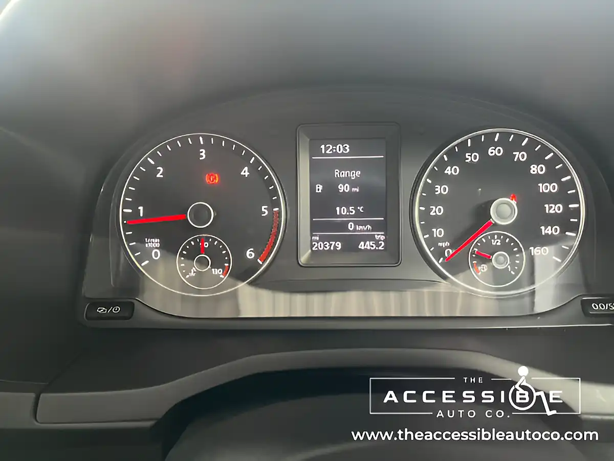 Used 2020 Volkswagen Caddy Maxi Life Blue - Interior and Exterior details 16