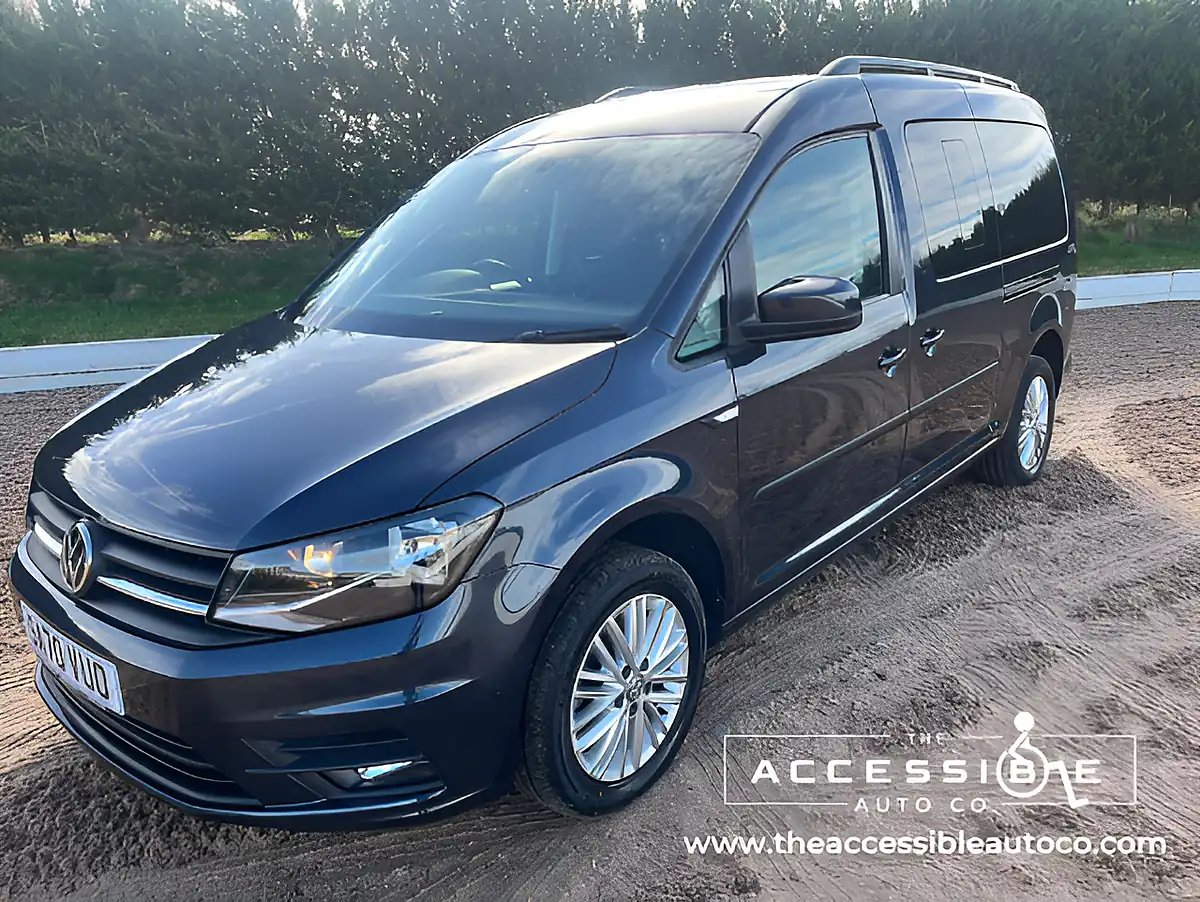 Used 2020 Volkswagen Caddy Maxi Life Blue - Interior and Exterior details 2
