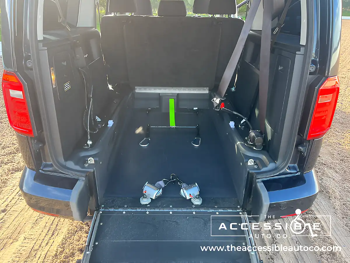Used 2020 Volkswagen Caddy Maxi Life Blue - Interior and Exterior details 10