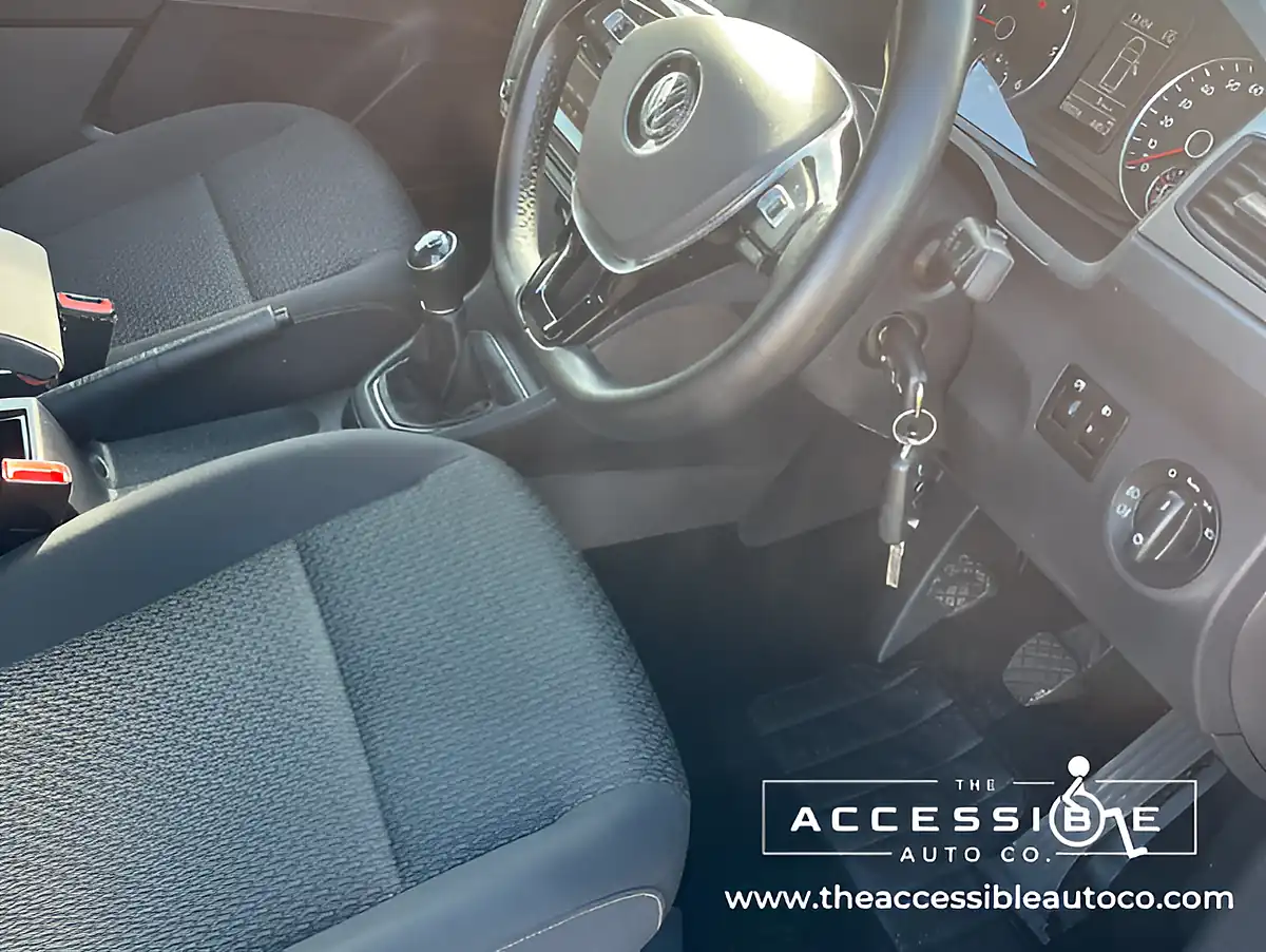 Used 2020 Volkswagen Caddy Maxi Life Blue - Interior and Exterior details 13