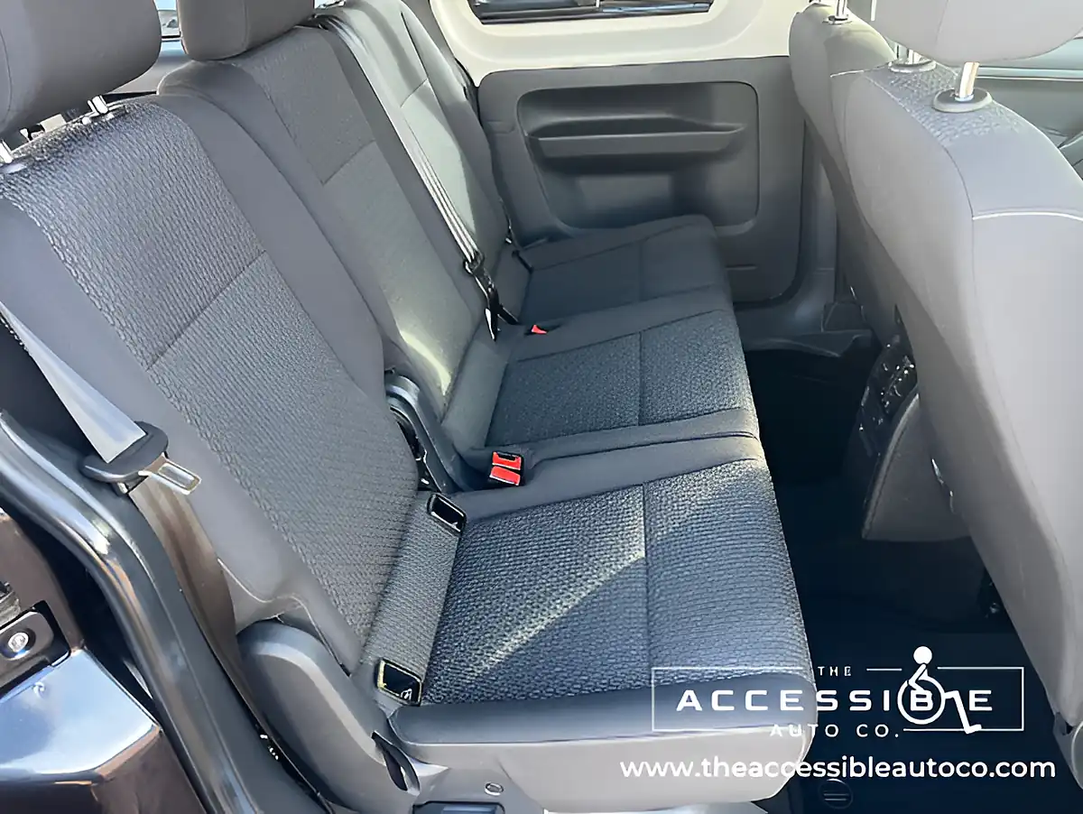 Used 2020 Volkswagen Caddy Maxi Life Blue - Interior and Exterior details 15