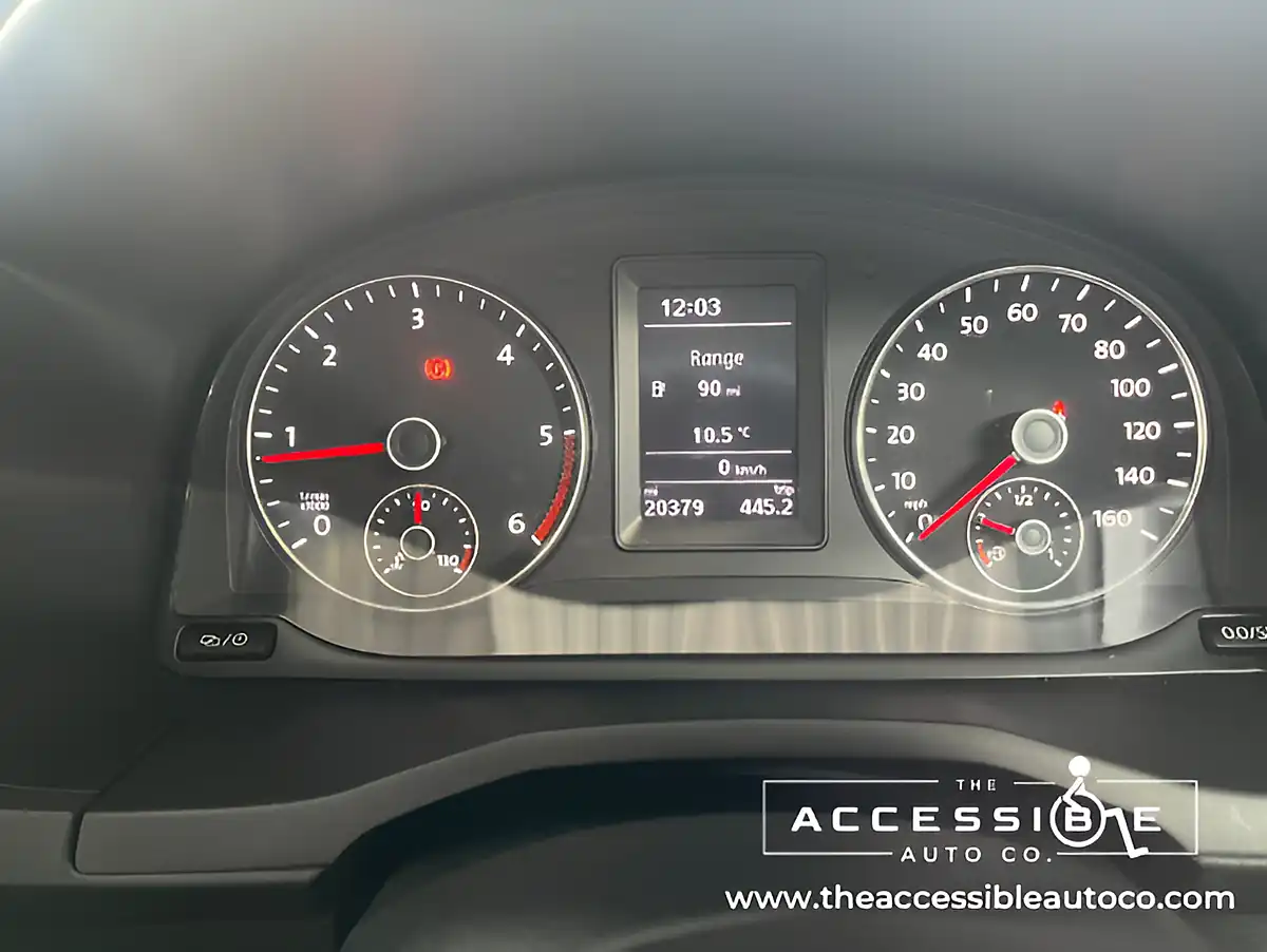 Used 2020 Volkswagen Caddy Maxi Life Blue - Interior and Exterior details 16