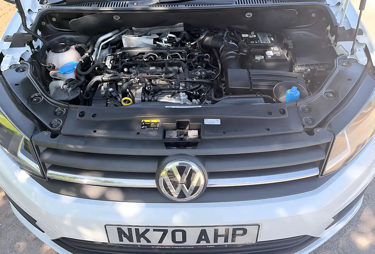 Used 2020 Volkswagen Caddy Maxi Life White - Interior and Exterior details 11