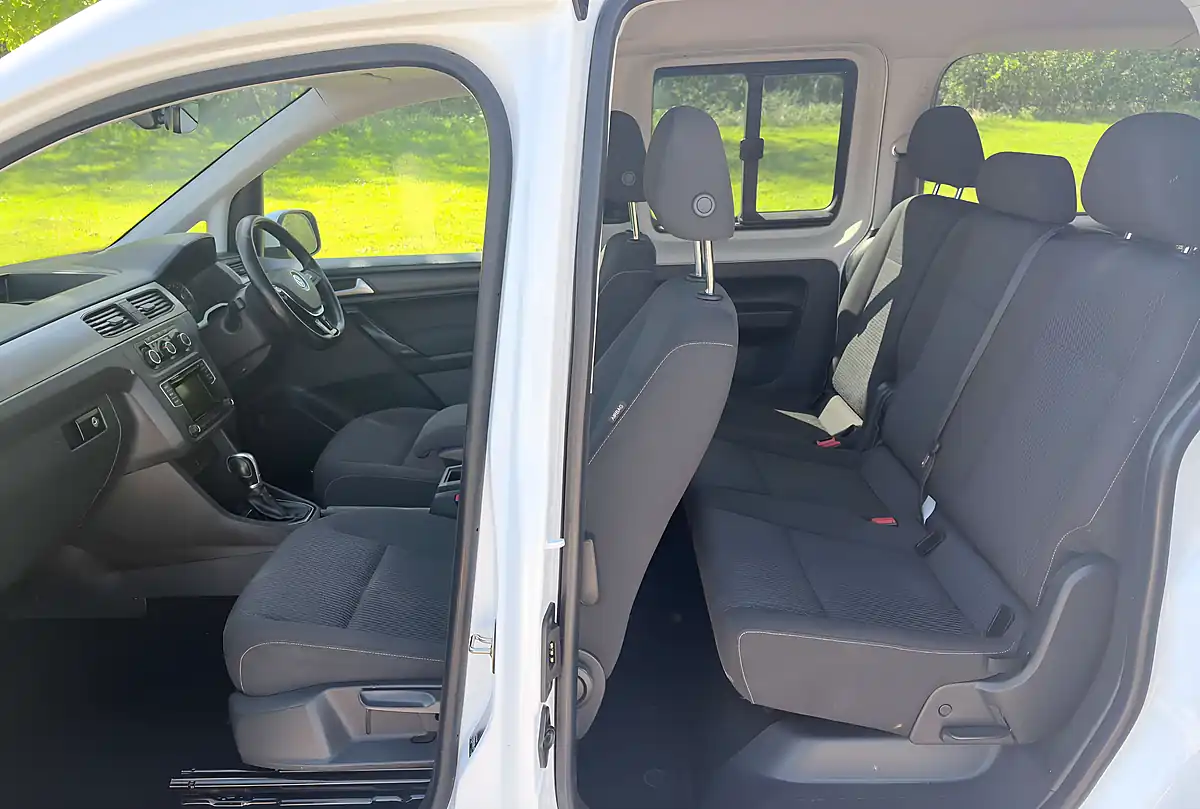 Used 2020 Volkswagen Caddy Maxi Life White - Interior and Exterior details 9