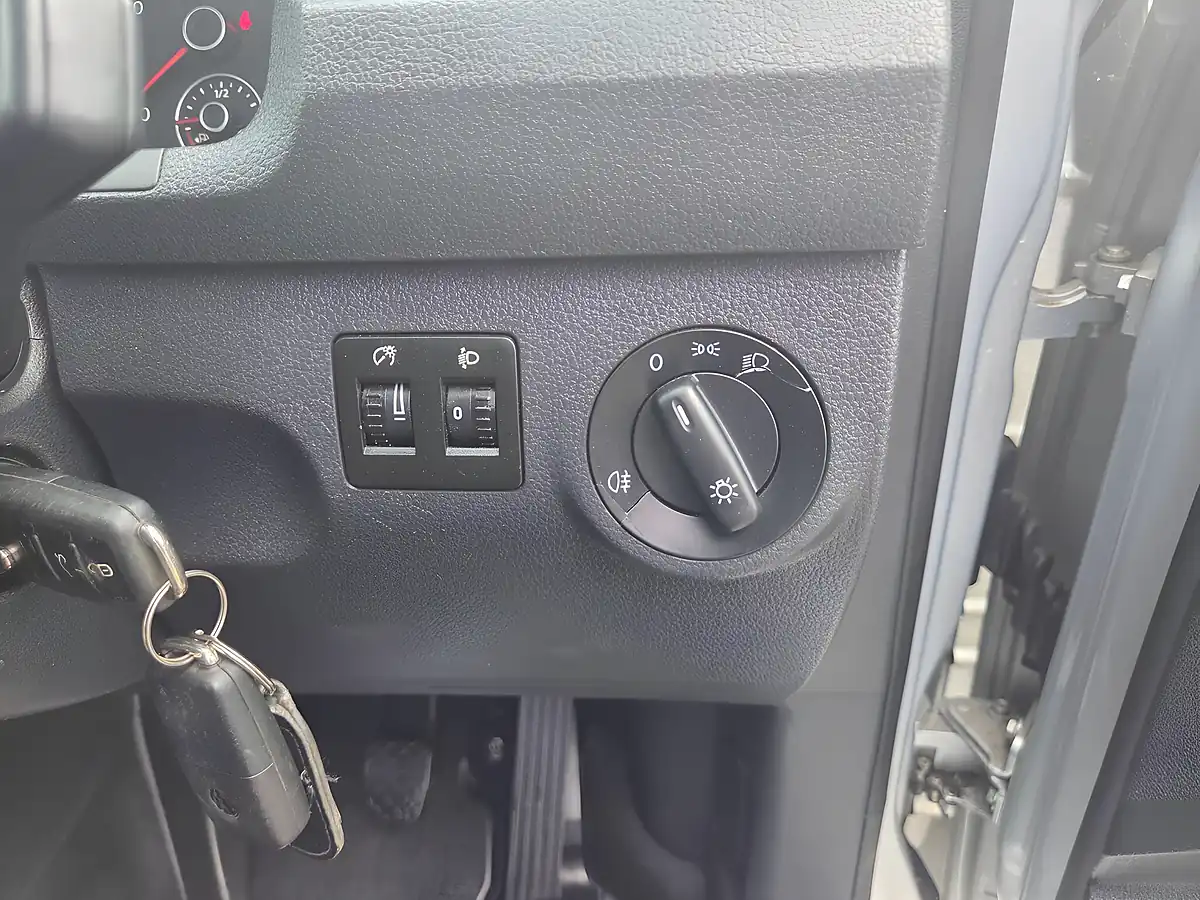Used 2020 Volkswagen Caddy Maxi Startline Silver - Interior and Exterior details 16