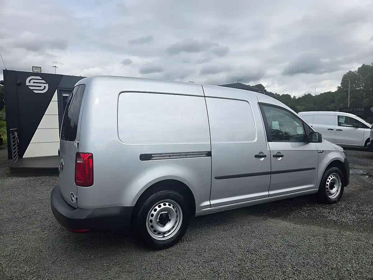 Used 2020 Volkswagen Caddy Maxi Startline Silver - Interior and Exterior details 7