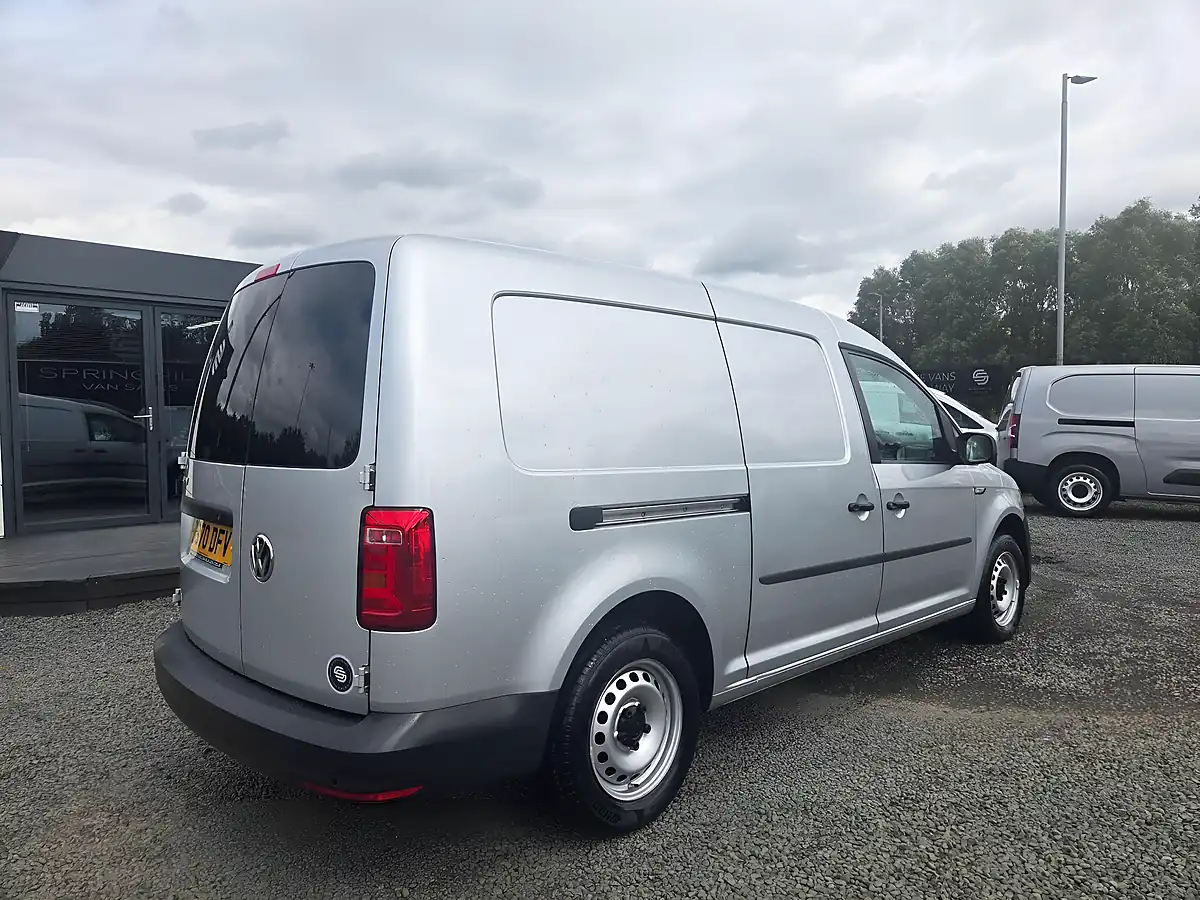 Used 2020 Volkswagen Caddy Maxi Startline Silver - Interior and Exterior details 8
