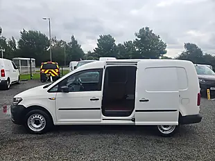 Used 2020 Volkswagen Caddy Maxi Startline White - Interior and Exterior details 10